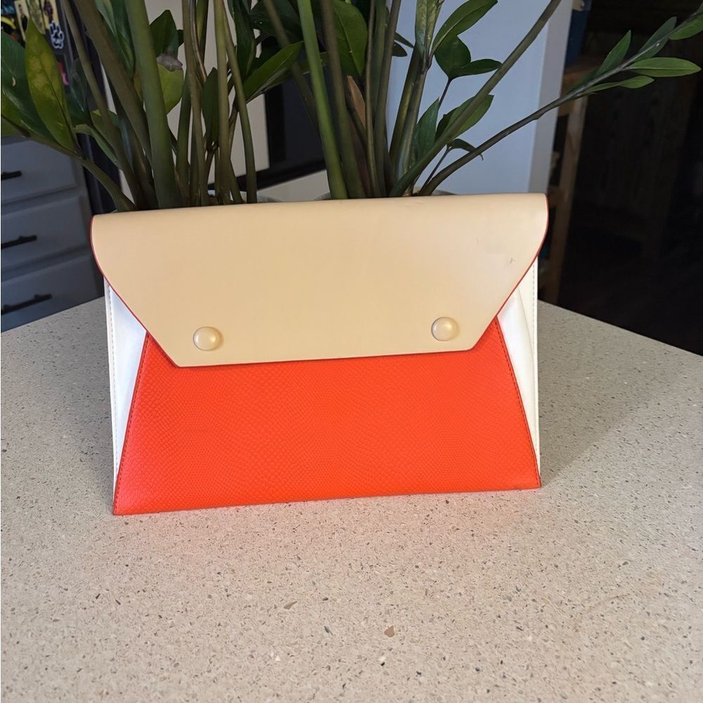 Women’s BCBG envelope clutch, NWT